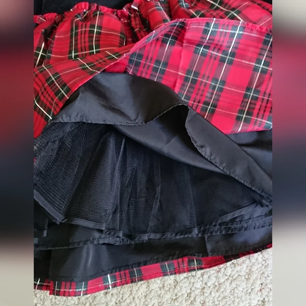 Pippa & Julie Velvet Plaid Dress in Plaid Red & Black girl Dress size 6
